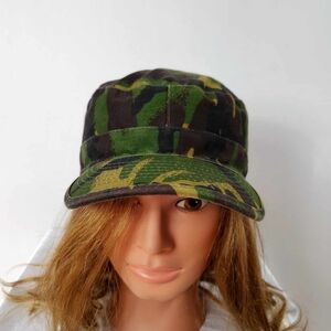 Vintage authentic Military army hat size M